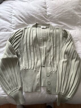 Aritzia Wilfred Sage-Green Plunge Front Button Cardigan